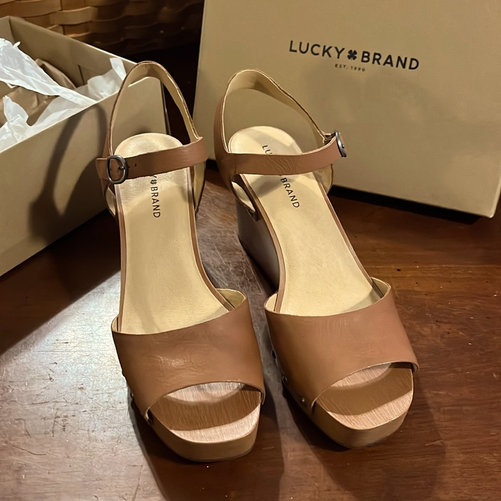 Lucky Brand platform/wedge sandal, neutral brown, 9.5m